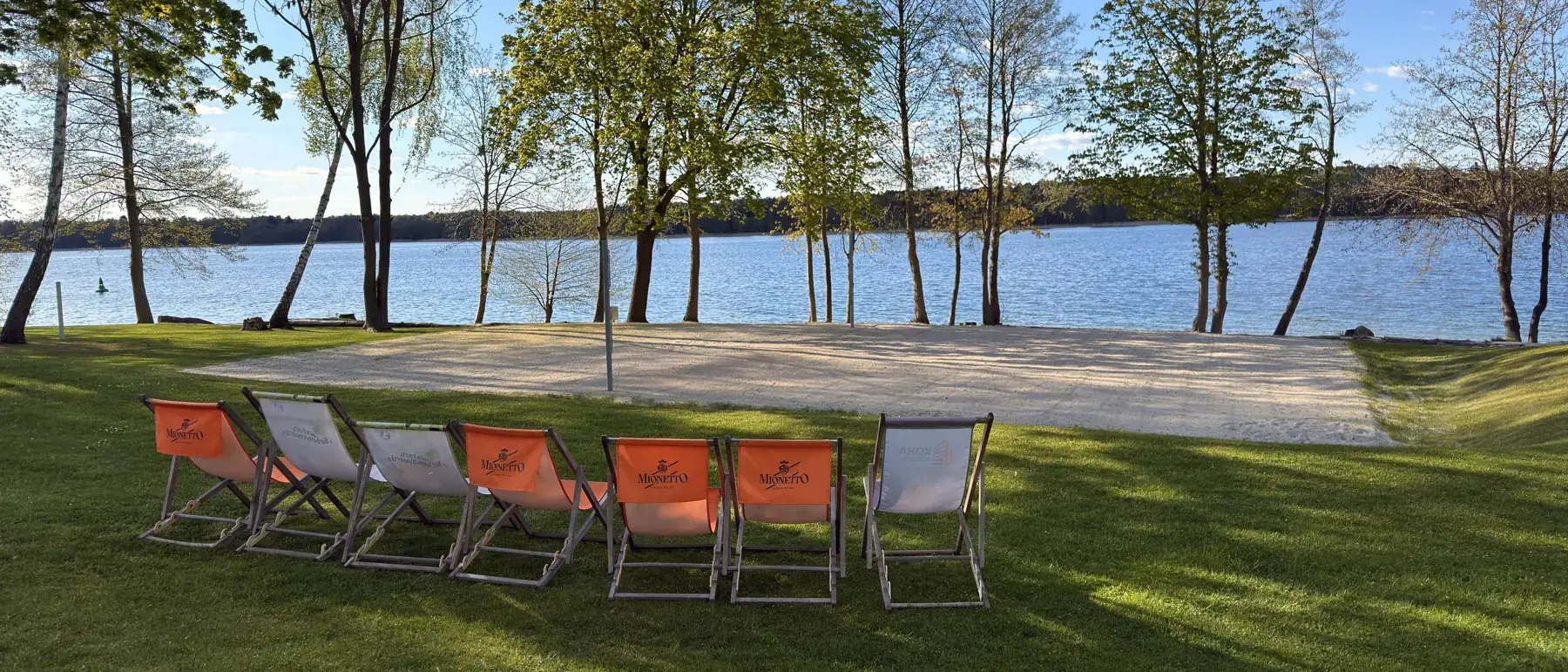 Liegewiese mit Blick auf den Werbellinsee